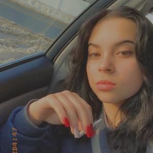 Meet your Posher, Cristina